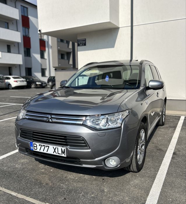 Mitsubishi Outlander PHEV GPL 2.0 Hybrid Plug-in 4x4 Full Dotări