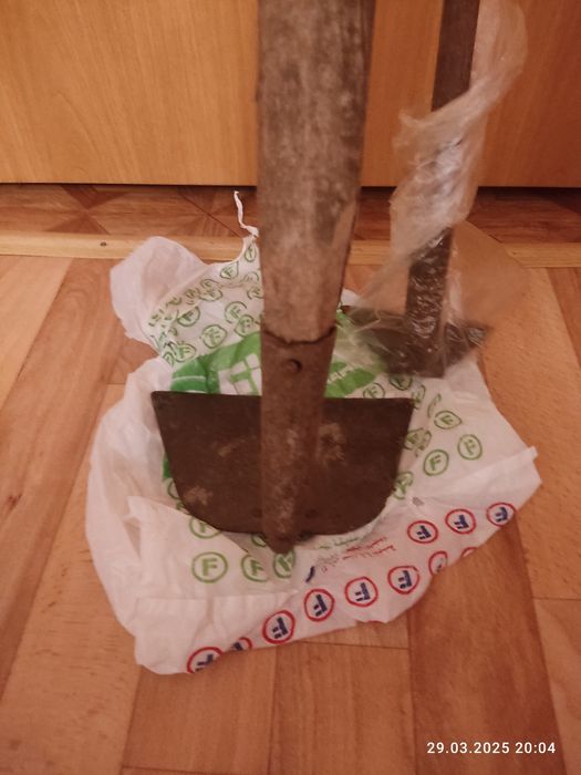 Лопаты, тяпки, Вилы.