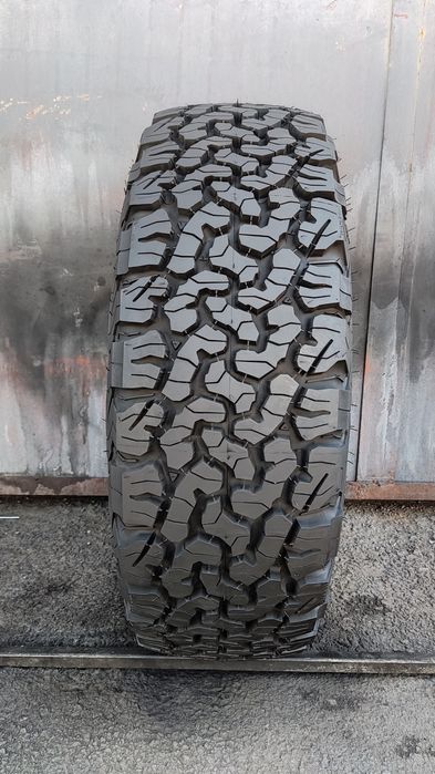 1брой гума 235/75/15 BF GOODRICH ALL TERRAIN T/A KO2 TL , 6PR, плата