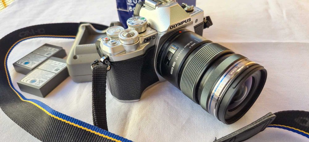 Olympus omd 10 mark III cu accesorii