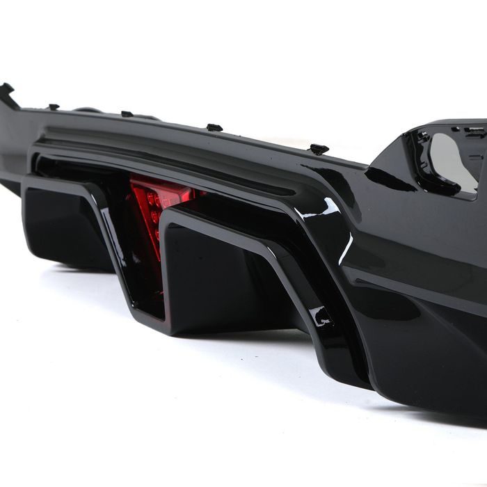 BMW G30 G31 Дифузьор с Лед стоп / Добавка задна броня за БМВ Г30 Г31