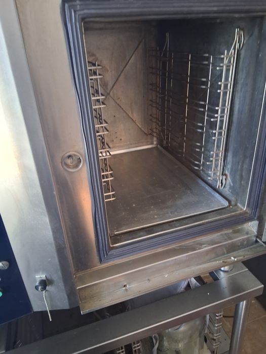 Vand cuptor gastronomic