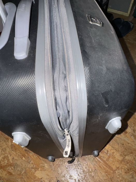 Чемодан М размер