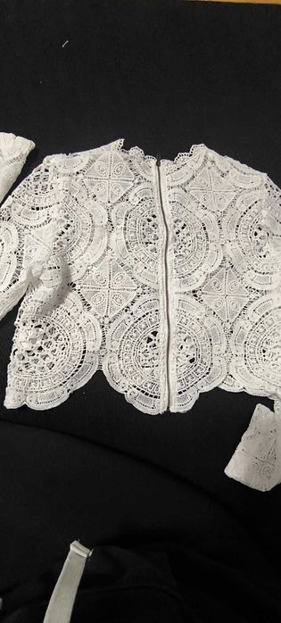 Бяла Кроп блузка