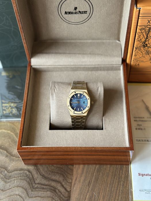 Audemars Piguet Royal Oak Gold And Blue 33 mm - дамски часовник