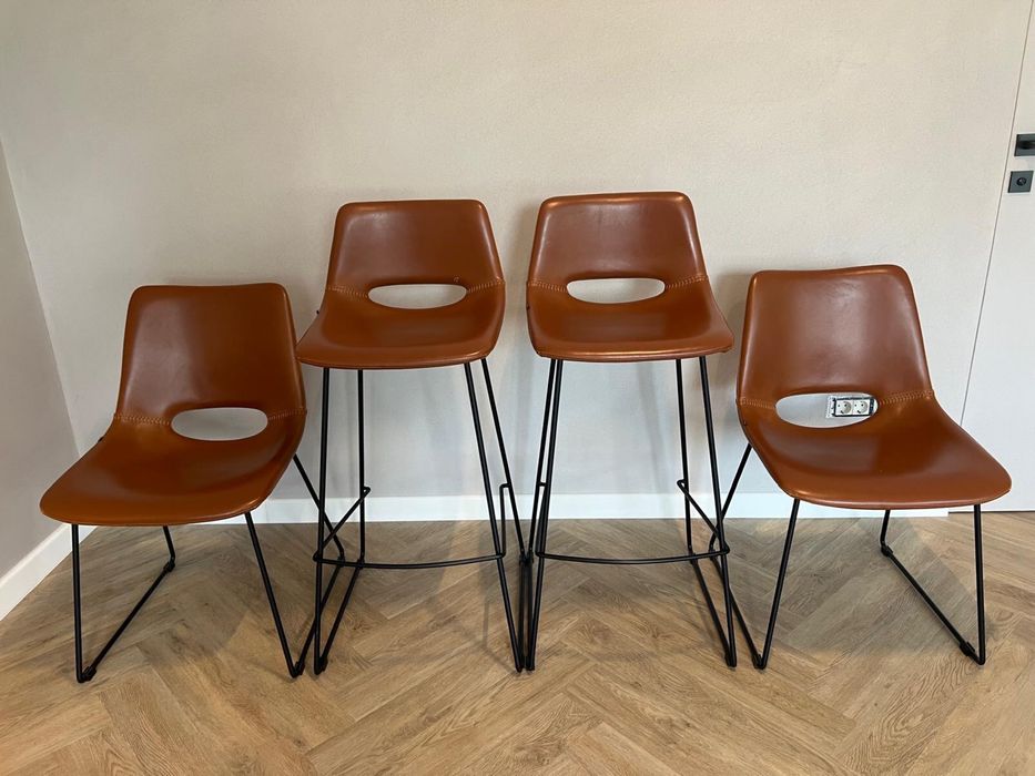 Scaune bar The Home 400lei/bucata