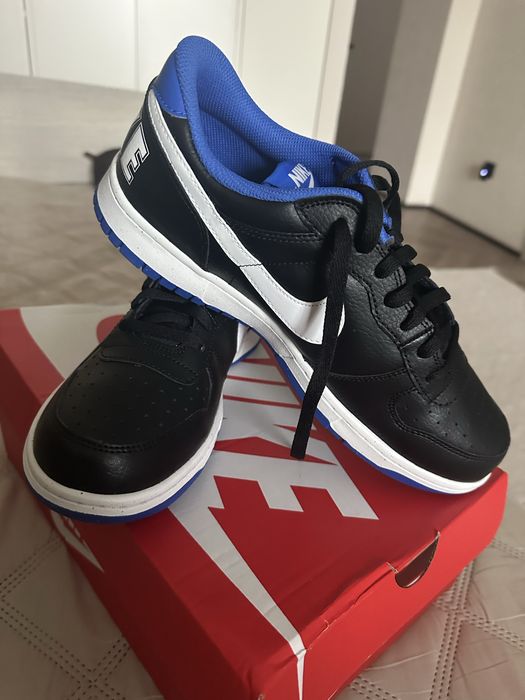 Продам новые Nike