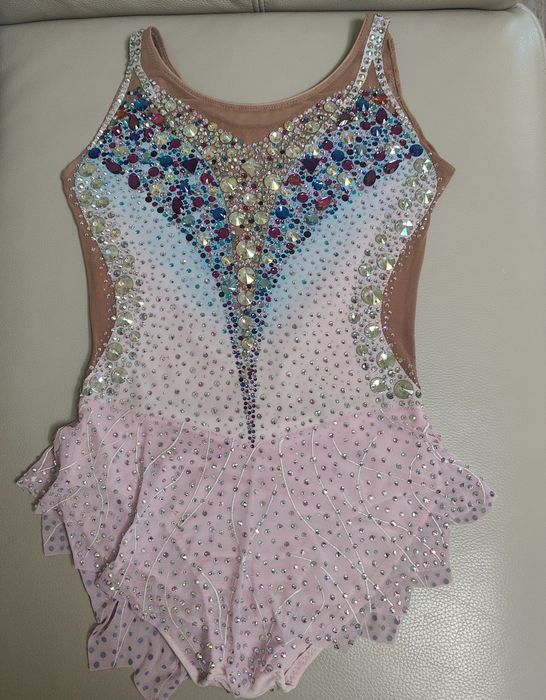 Трико художествена гимнастика