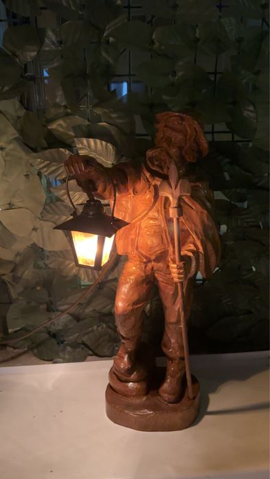 Proantic sculptura din lemn !
