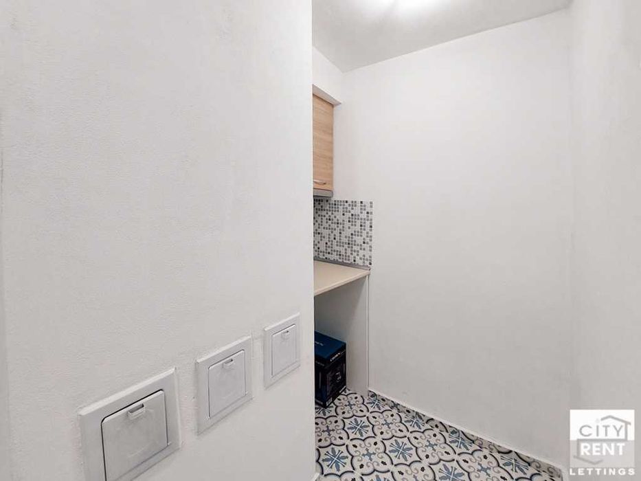 Дава се под наем Едностаен апартамент в Велико Търново, Център - 22 кв.м за 200 € - Снимка #5