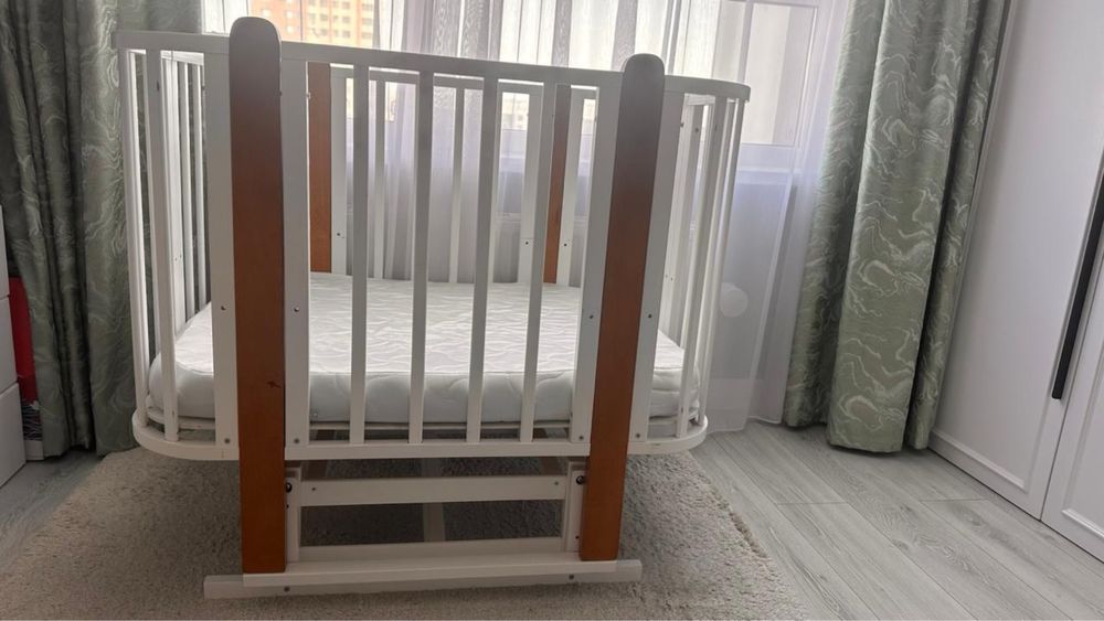 Детская кроватка