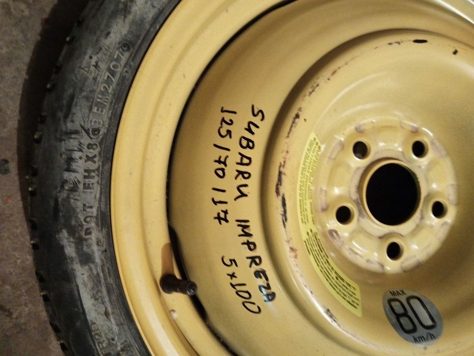 Субару. Резервна гума, тип патерица.