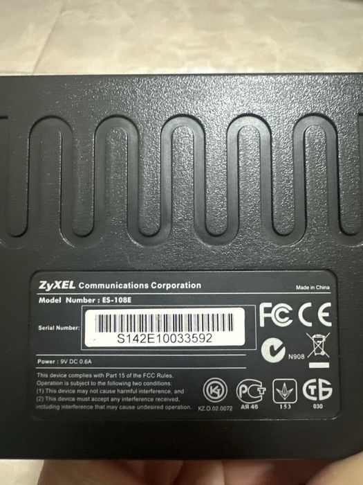 Рутер TOTO LINK ,суич TP-Link и ZyXEL