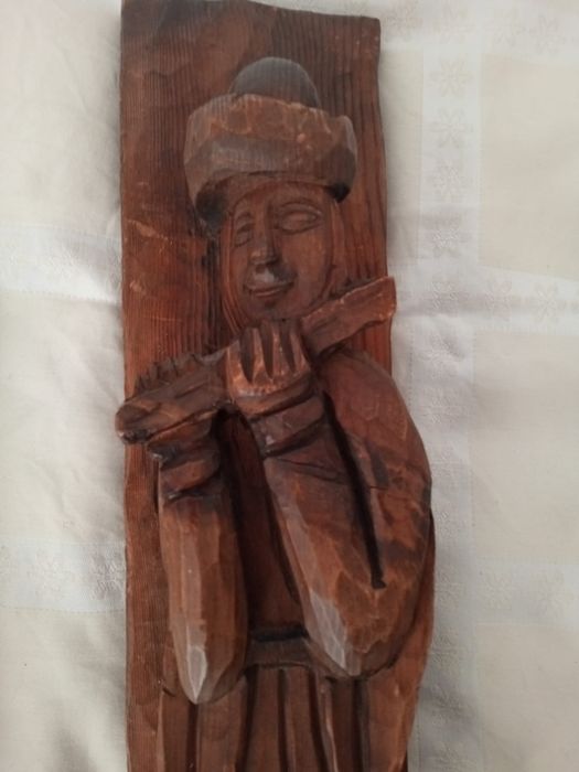 Sculpturi din lemn masiv  mari