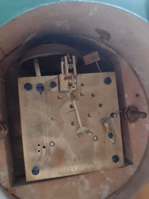 Ceas perete antic pendula in stilul francez Louis din lemn masiv foita