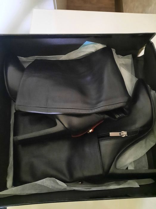 Сапоги новые, натуральная кожа, Basconi. Демисезонные 35 размер