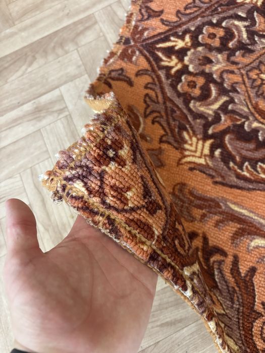 Продам ковер для спальни или зала