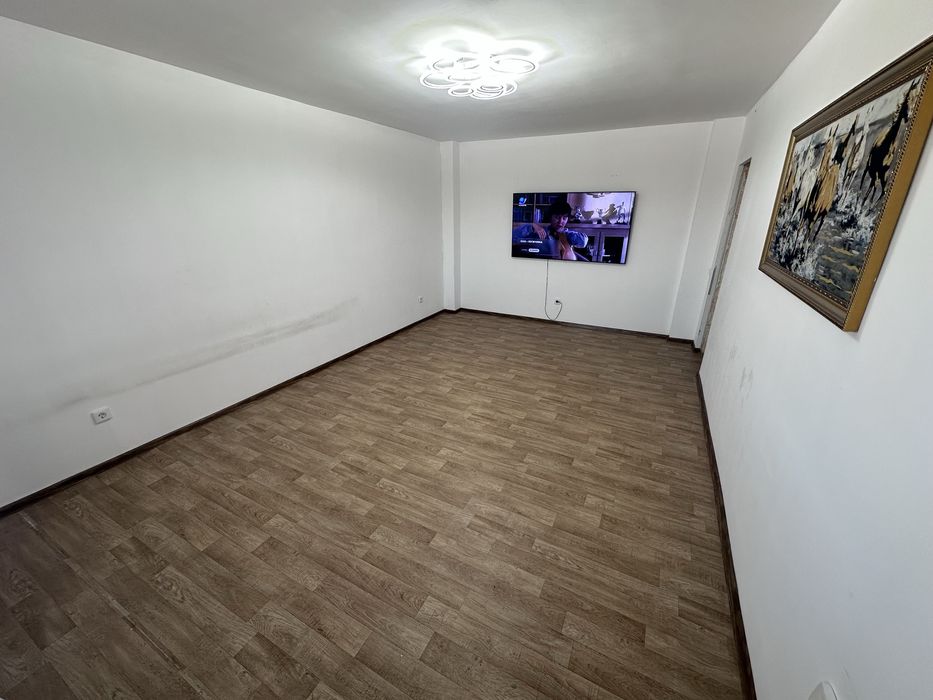 Ленолеум б/у, зал, спальня, коридор. Кусками. Квадратура указана