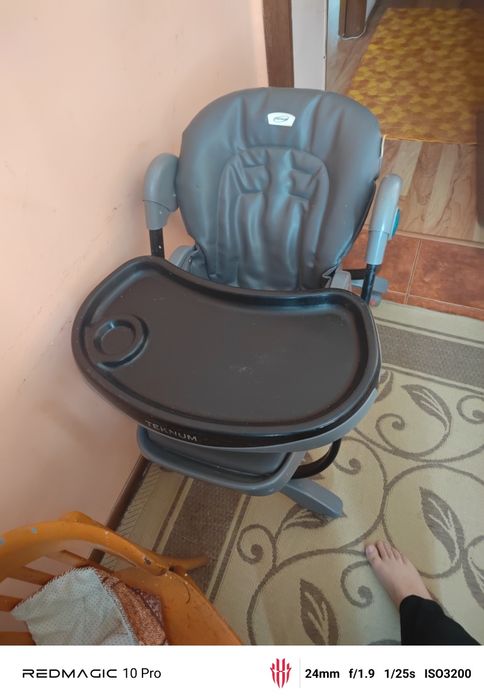 Детский стул хорошего качества.