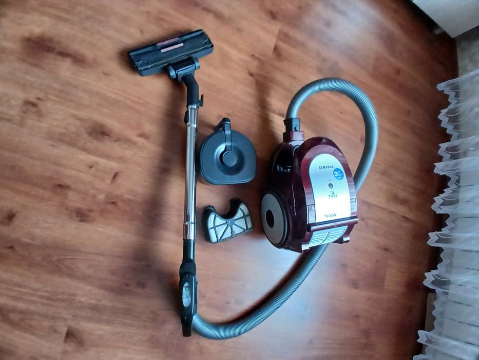 Продам  пылесос.