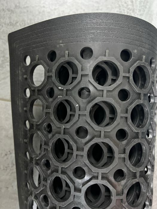 Коврик на шипах анти скользящий