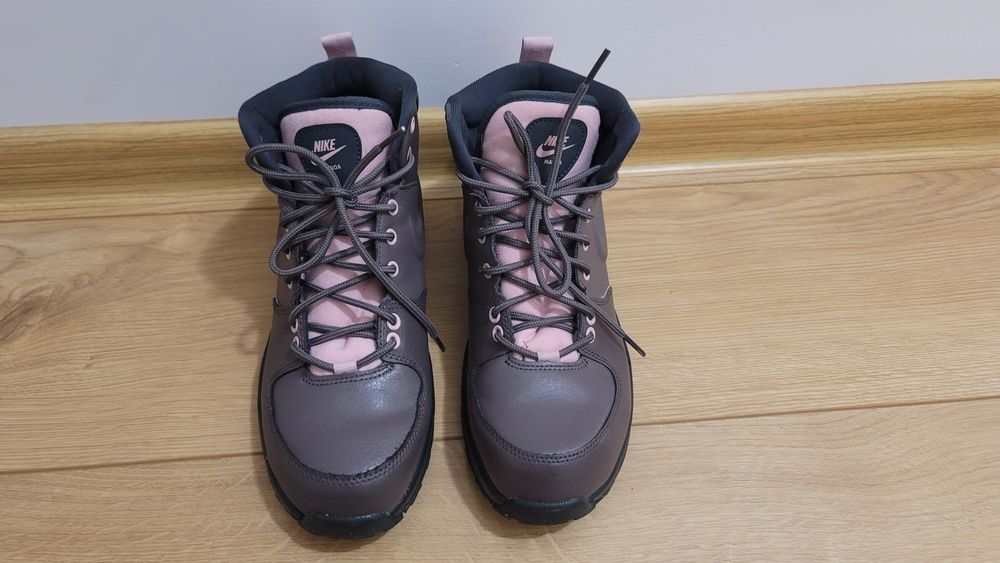 Дамски боти NIKE