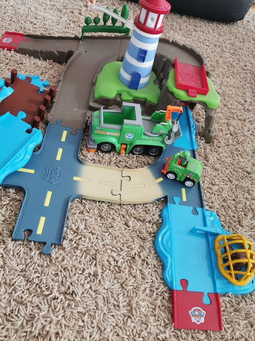 База на Paw patrol с писта и камионче