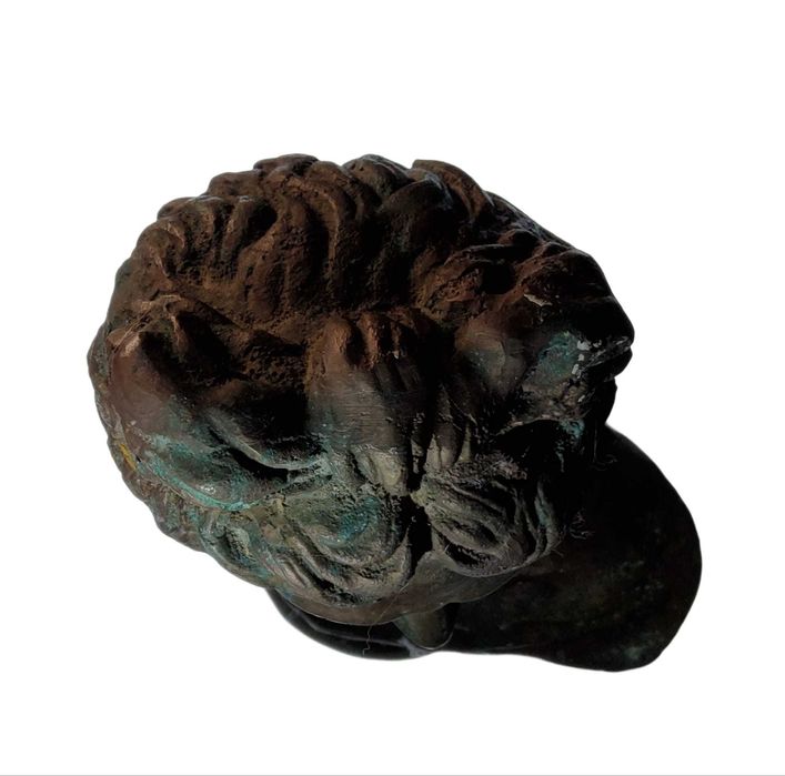 Aphrodite, bust din bronz, dimensiuni de 31 cm și 11,4 kg, stil clasic