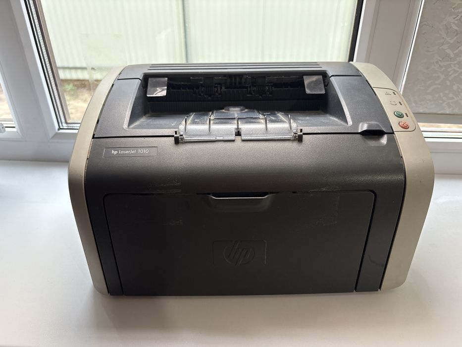 Продам принтер б/у.HP