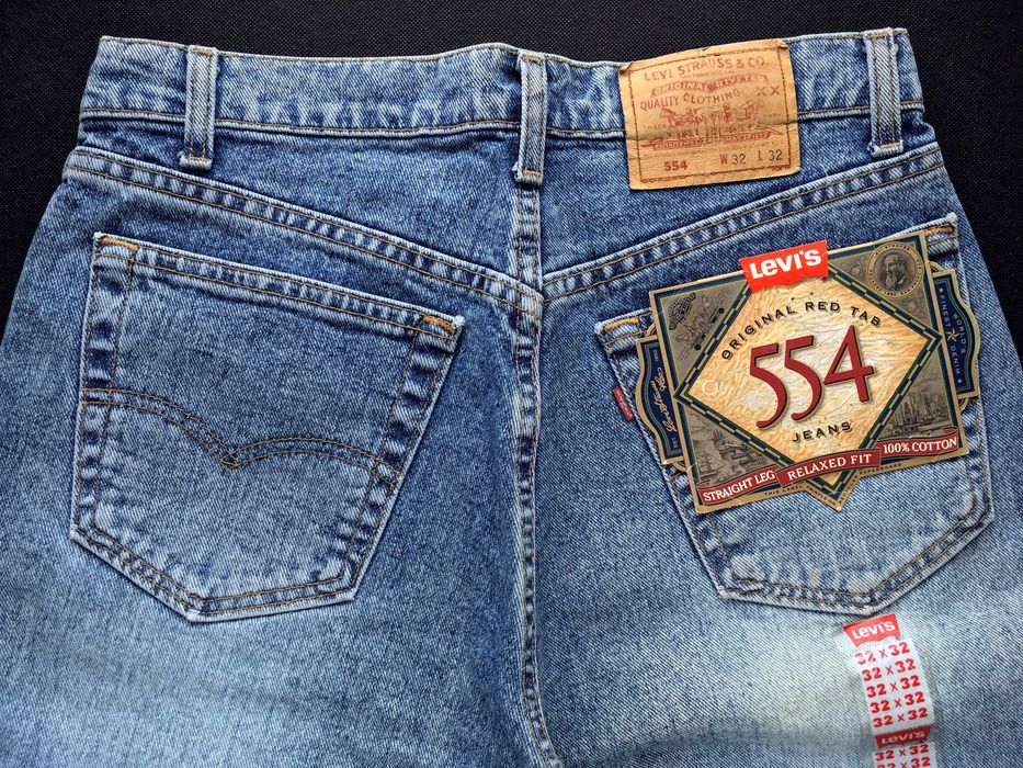 VINTAGE 1992 Made in U.S.A. LEVI'S® 554™XX Relaxed Fit Jeans — W32 L32