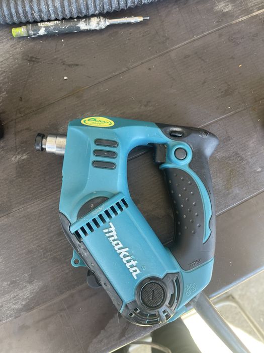 Vand Makita 6843