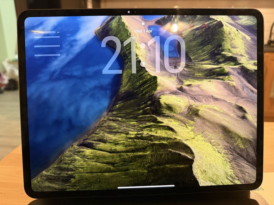 iPad pro M4 13' +  pencil pro + magic keyboard + astropad