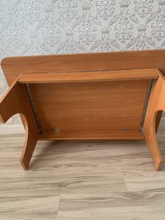 Продам столик