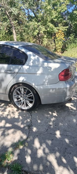 Vând BMW E90 320I 2006.