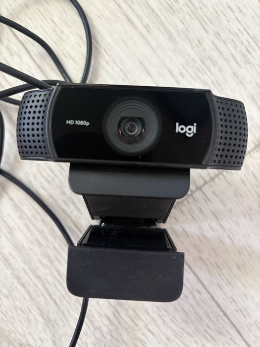 Продам вебкамеу Logitech C922 Pro Stream