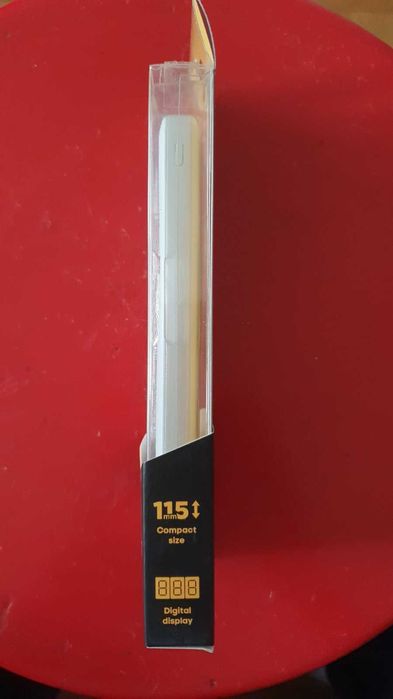 Преносима батерия за зареждане.