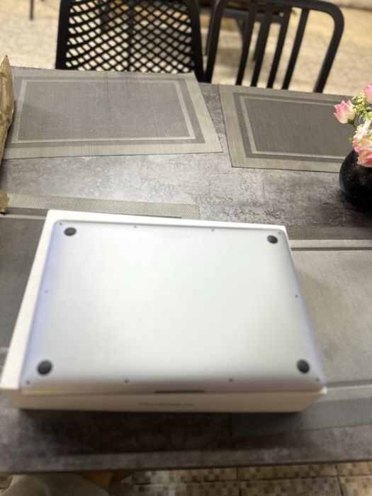 MacBook Air 13” M1 (2020), 8 ГБ / 256