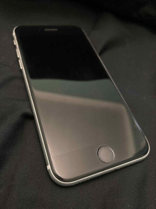 iPhone SE 2020 много добро състояние