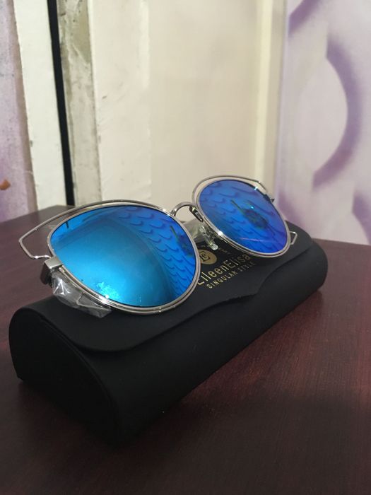 Очки солнцезащитные