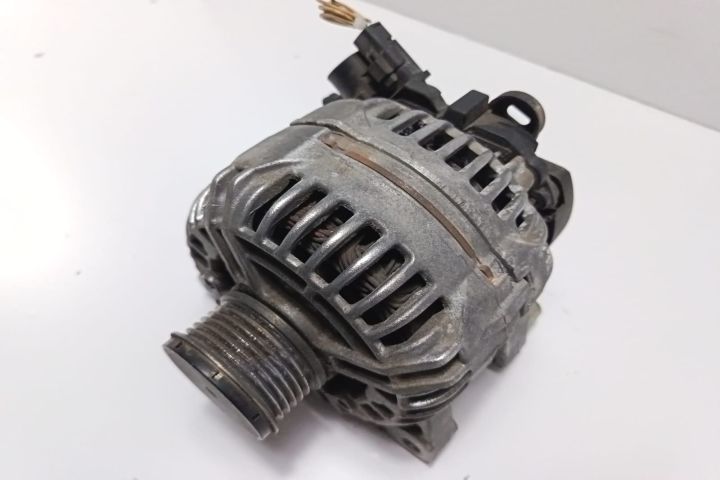 Alternator  1.6 HDI 9646321880 Peugeot 307 prima generatie