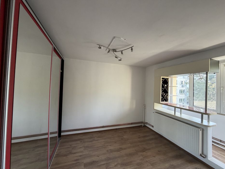 Apartament 3 camere, sector 6