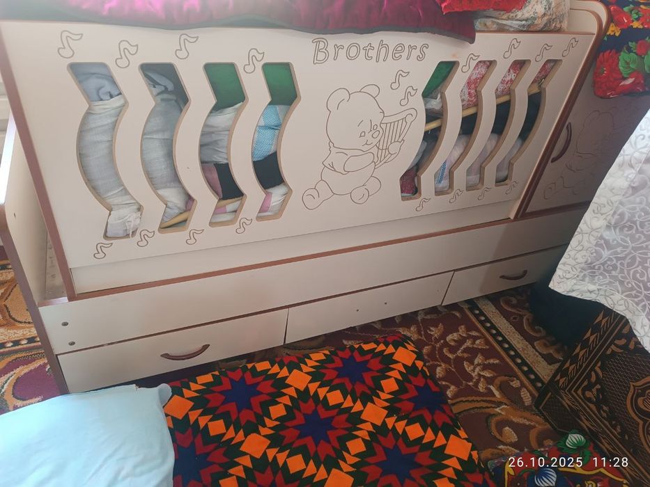 Детская кровать для малыша