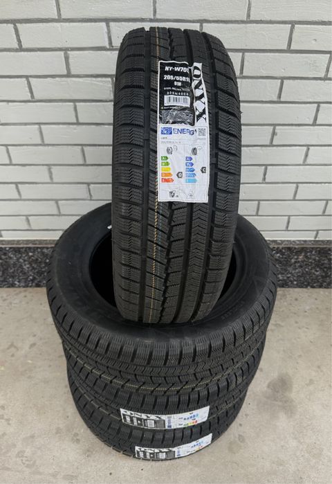 Зимние шины 205/55/16 Onyx