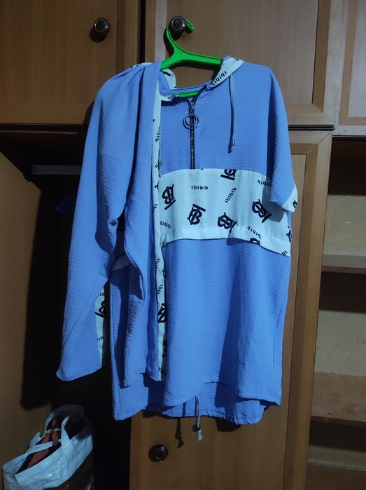 Kiyimlar sotiladi 10 000 dan