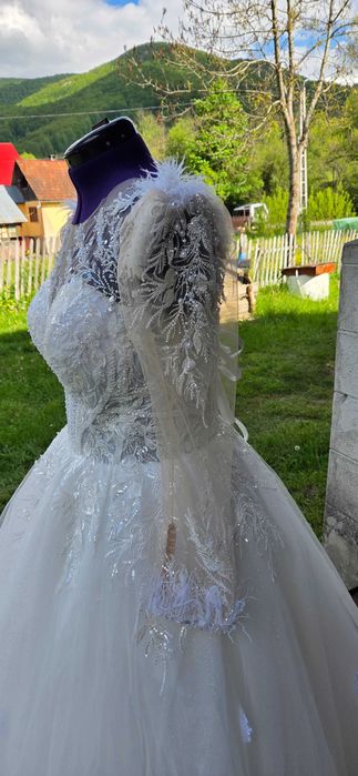 Vand rochie de mireasă