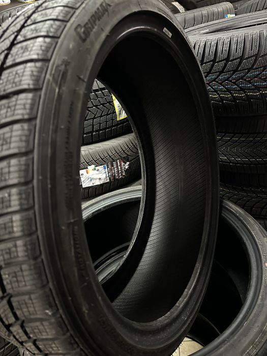 Зимен Спорт Пакет GRIPMAX 255/35R21 285/30R21  2553521  2853021