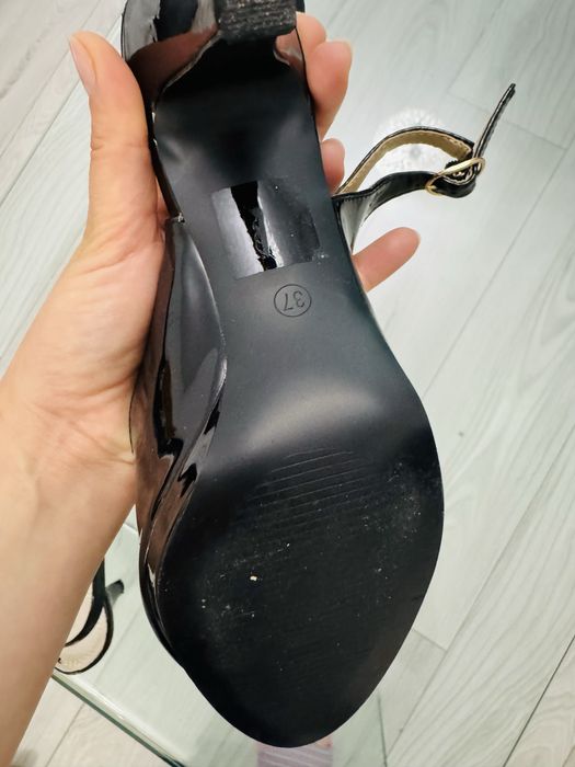 Sandale din piele Adams 37