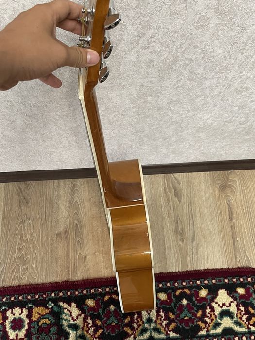 Продается Гитара Adagio