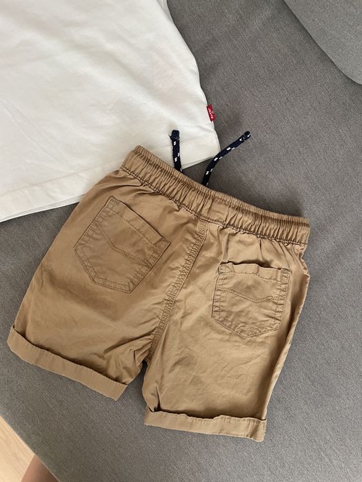 Тениска Levis и къси панталонки George 92