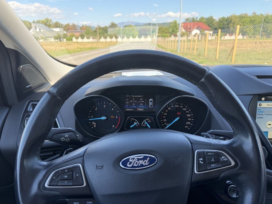 Vând Ford Kuga 2018